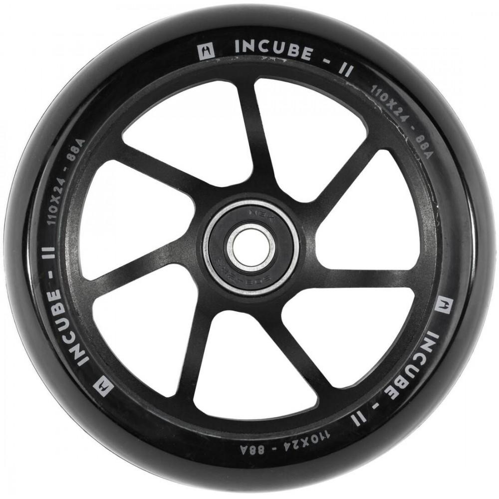 Ethic Incube V2 hjul til løbehjul i sort med 100/110 mm diameter og 24 mm bredde.