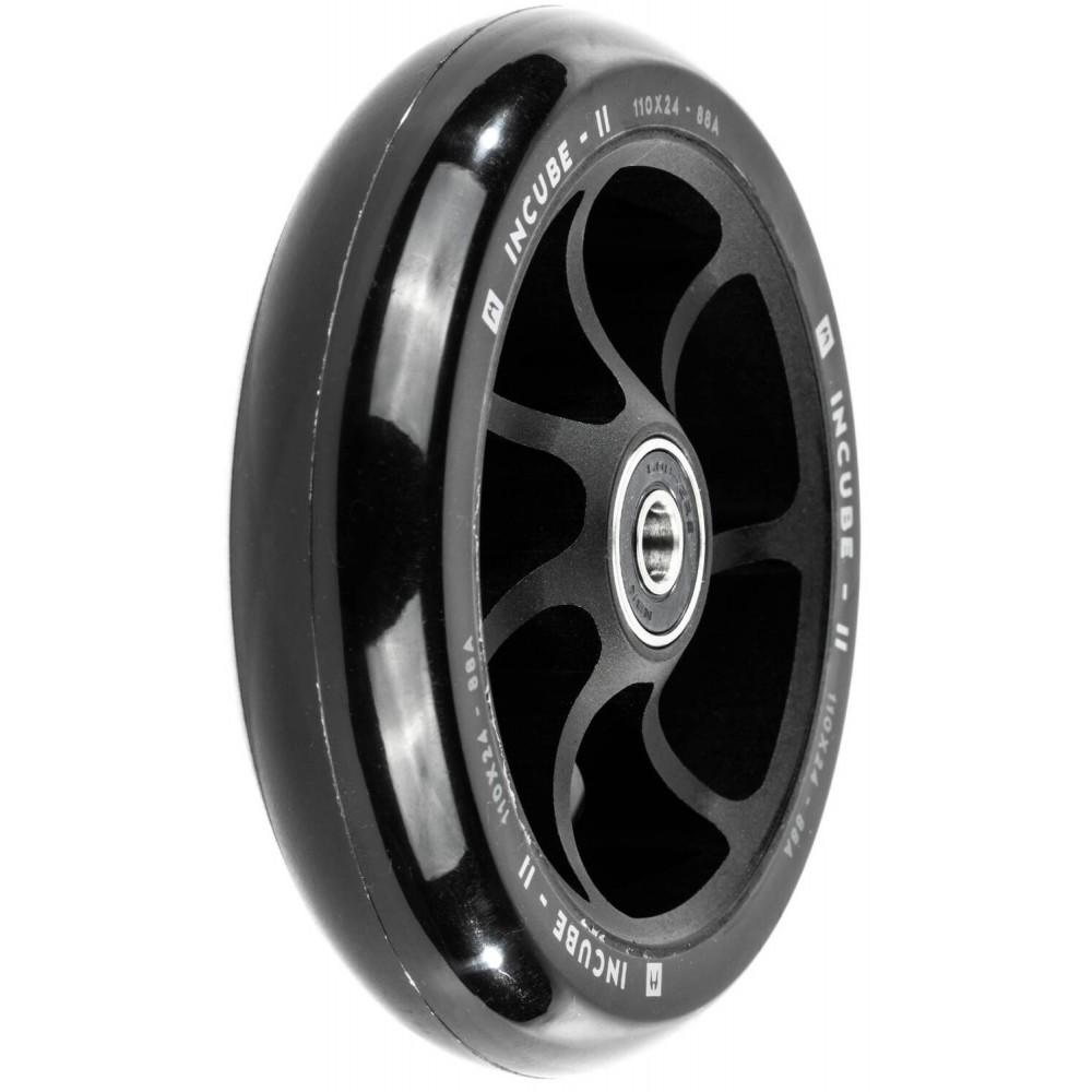Ethic Incube V2 hjul til løbehjul i sort med 100/110 mm diameter og 24 mm bredde.