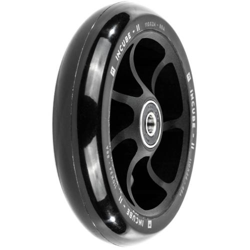 Ethic Incube V2 hjul til løbehjul i sort med 100/110 mm diameter og 24 mm bredde.