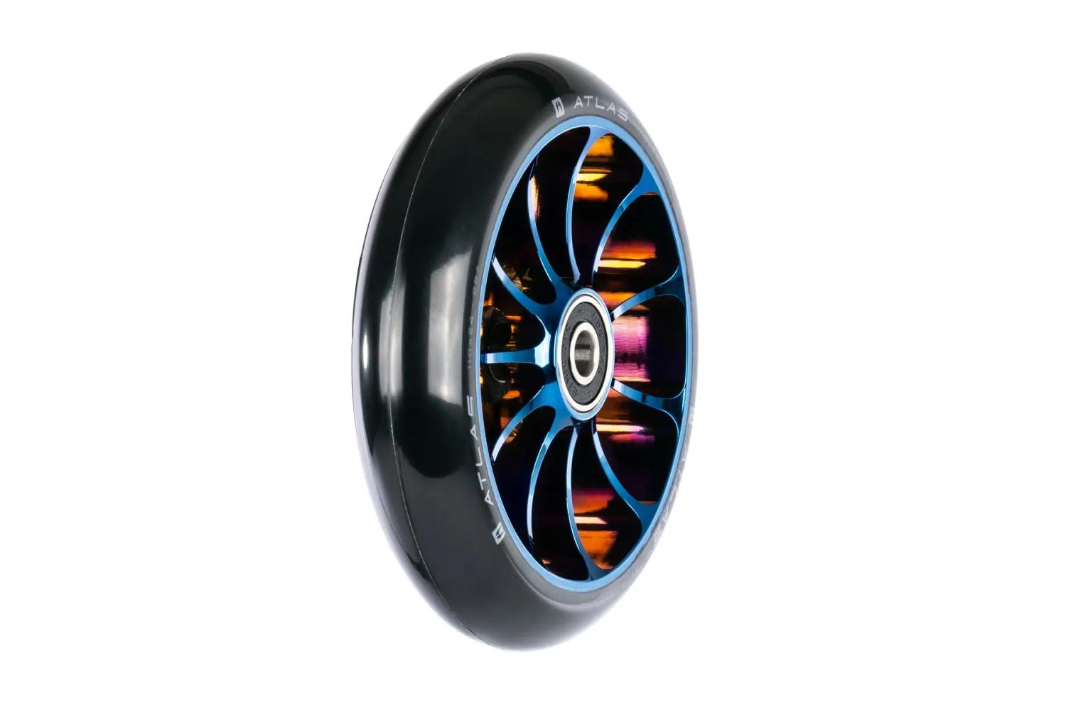 Ethic Atlas hjul til løbehjul i krom blå med 110 mm diameter, 24 mm bredde og 88A PU.