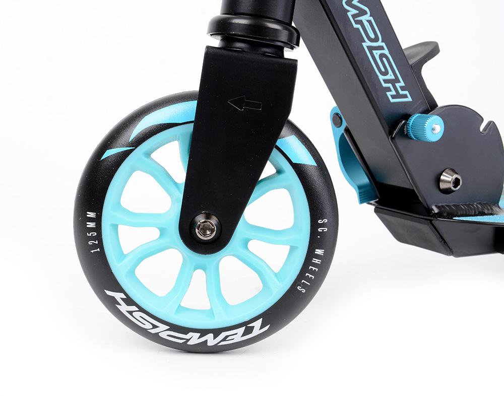 Tempish Nixin 125 AL II blå – let, foldbart børneløbehjul med 125 mm hjul, sænket deck og fodbremse. Justerbart styr: 77,5/82,5/87,5 cm.