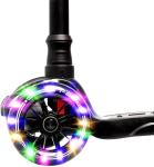 i-Glide 3-hjulet børneløbehjul – lean-to-steer, LED-hjul, justerbart styr og skridsikkert deck med bagskærmsbremse.