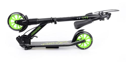 Tempish Nixin 145 II AL – let, foldbart børneløbehjul med 145 mm hjul, sænket deck og fodbremse. Justerbart styr: 78/83/88 cm. Maks. 100 kg.