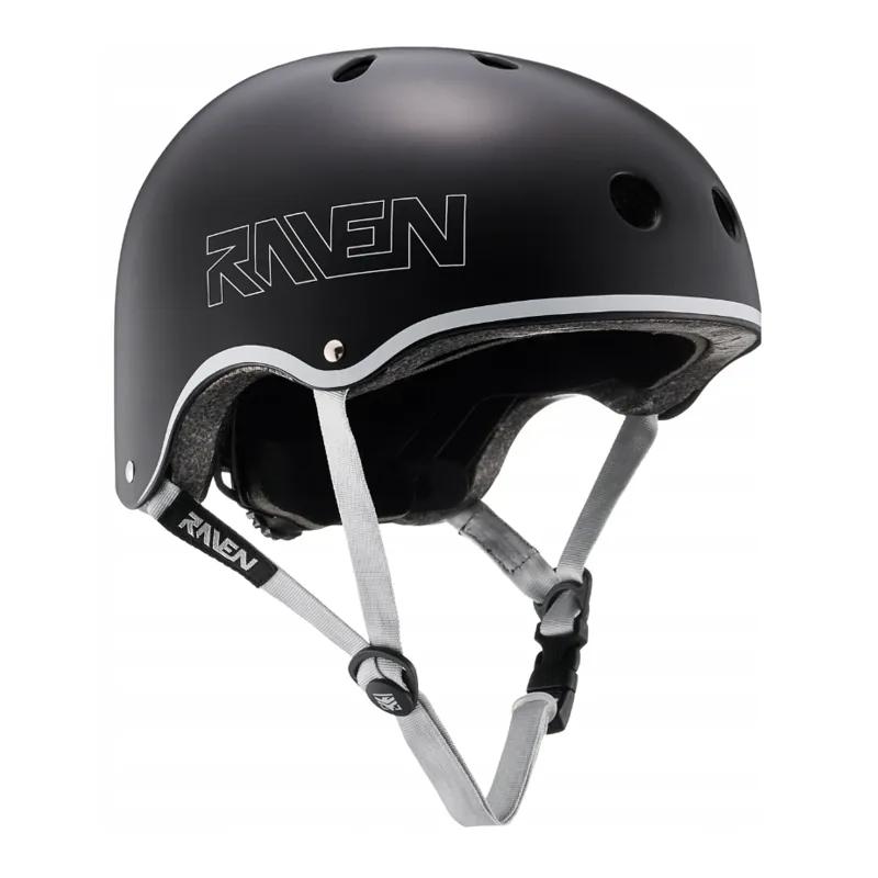 Raven Essto skaterhjelm sort med justeringssystem i nakken og ventilationshuller