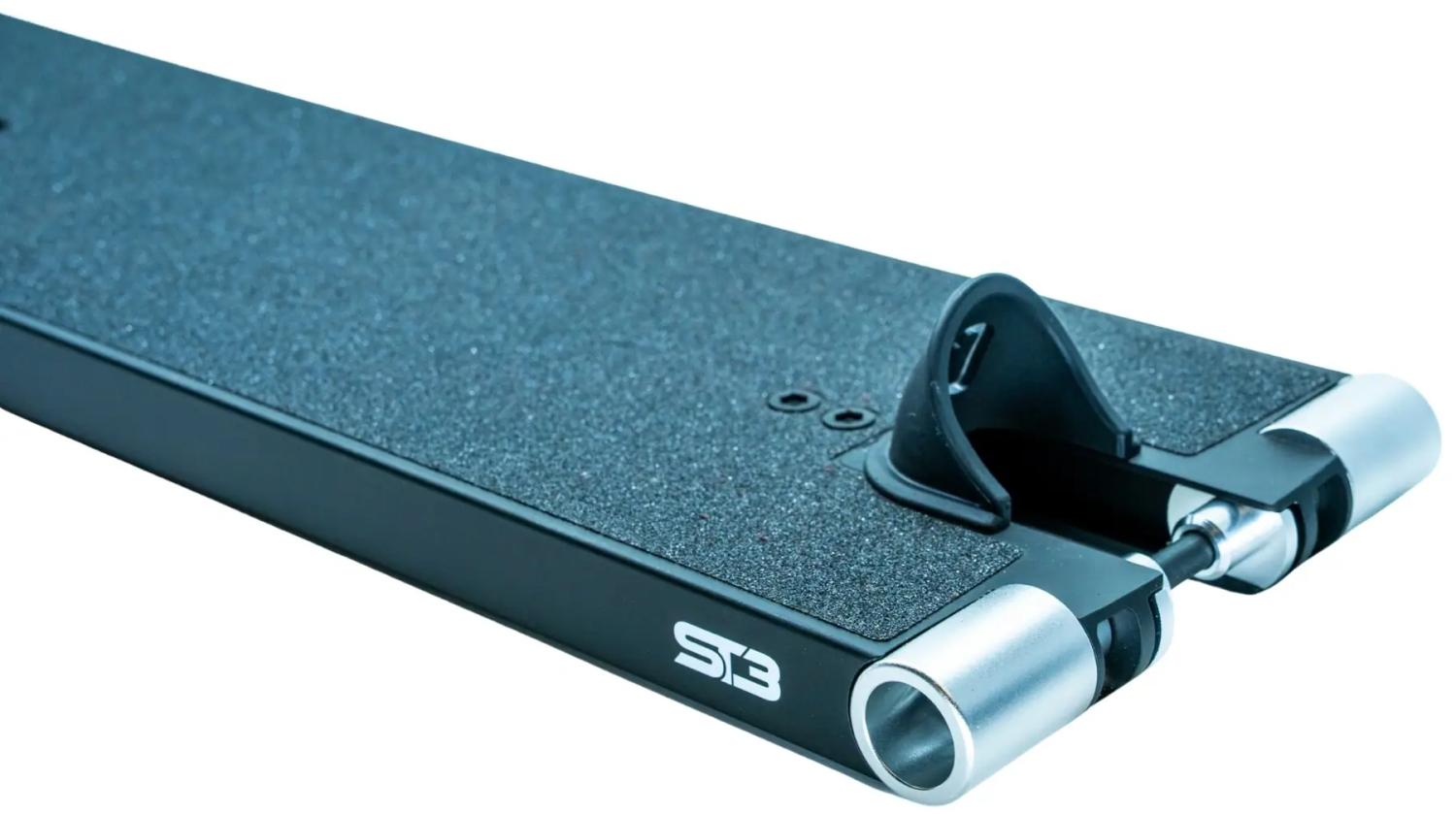 CORE ST3 trick løbehjul deck med bred boxed form og forged neck til street riding og grinds
